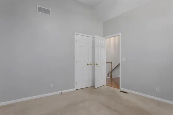 2617 SW 10th ST, Lee's Summit, MO 64081
