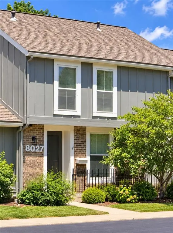 8027 Halsey ST, Lenexa, KS 66215