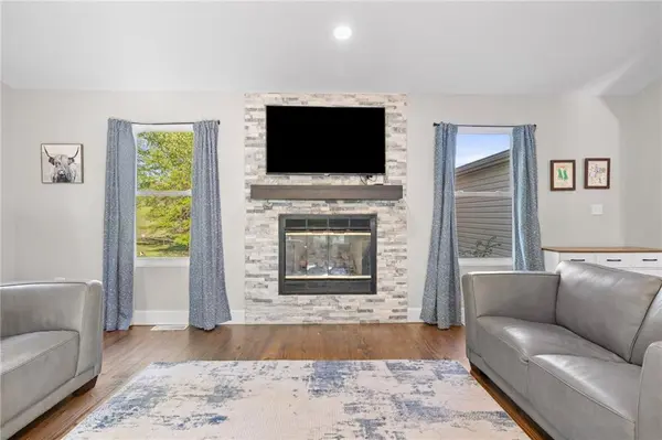 10908 S Outer Belt RD, Lone Jack, MO 64070