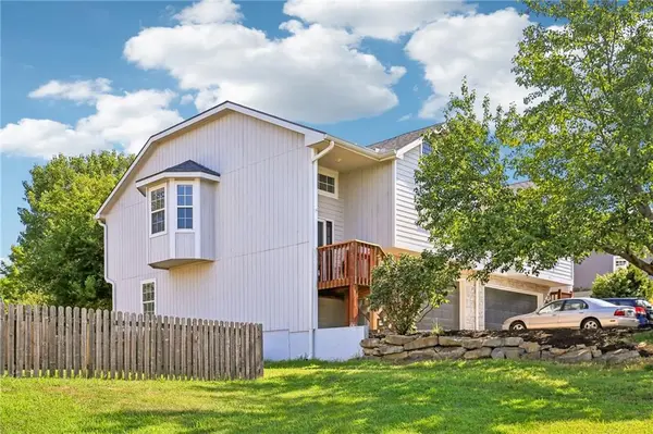 4934 Stoneback PL, Lawrence, KS 66047