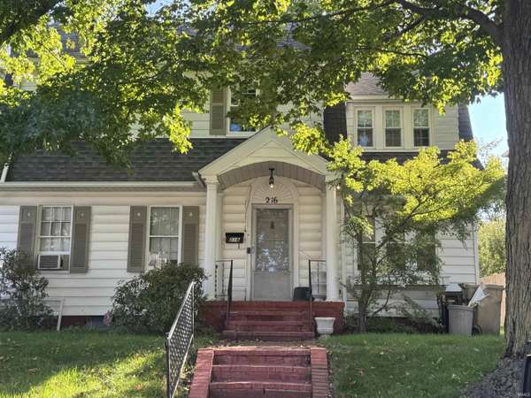 216 N Sunnyside AVE, South Bend, IN 46617-3332