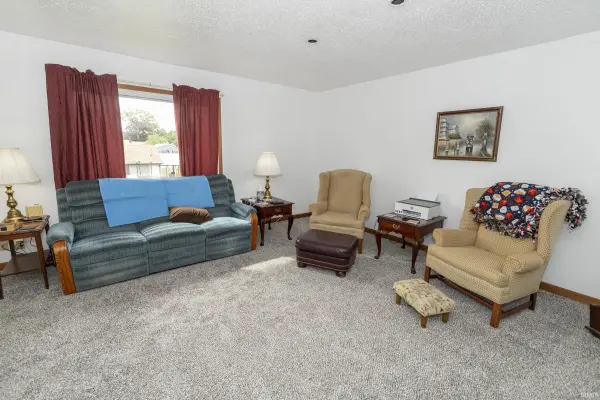 211 E Russ AVE, Mishawaka, IN 46545-6256