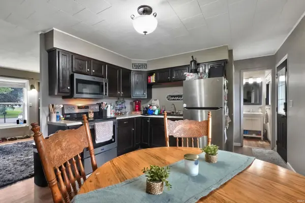 1814 Cambridge DR, Warsaw, IN 46580-2414