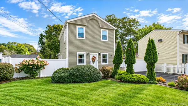 73 Lynbrook DR, Mastic Beach, NY 11951