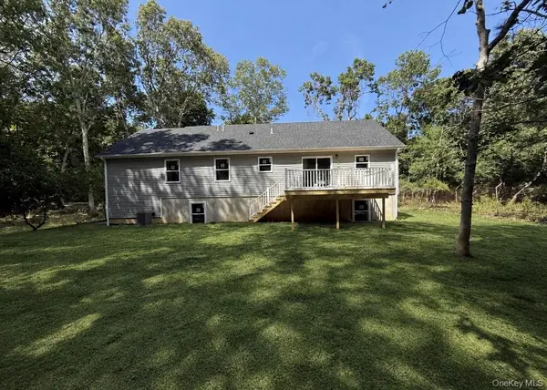 186 Huguenot DR, Mastic Beach, NY 11951