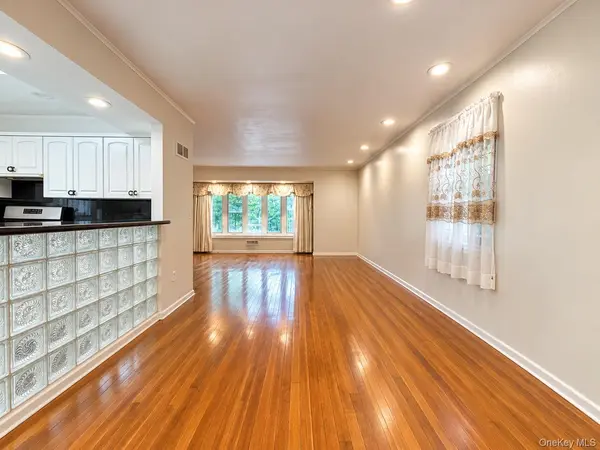 2829 Clearview EXPY, Bayside, NY 11360