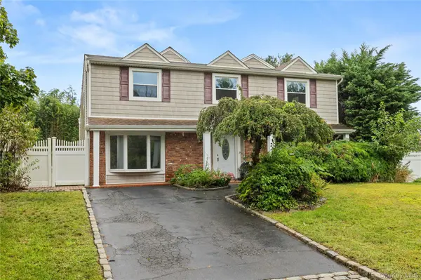 20A Hilltop AVE, Mount Sinai, NY 11766