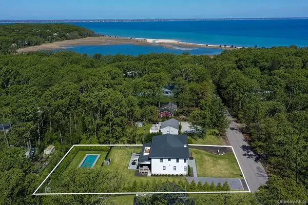45 Columbine AVE, Hampton Bays, NY 11946