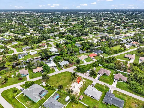 2425 WOODYGLEN ST, Port Charlotte, FL 33948