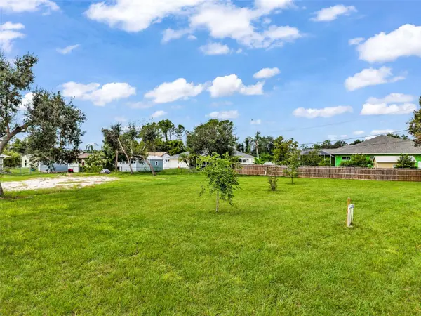 2425 WOODYGLEN ST, Port Charlotte, FL 33948