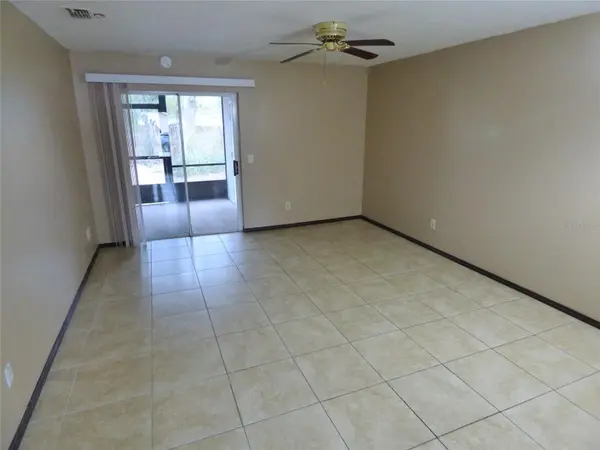 581 AUTUMN DR, Apopka, FL 32712