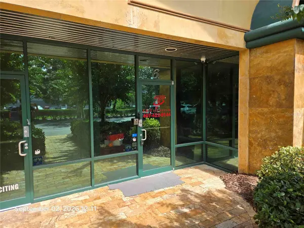 6881 KINGSPOINTE Pkwy #6, Orlando, FL 32819