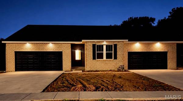 106 S Lawn AVE, O'fallon, IL 62269