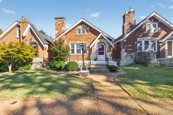 5623 Walsh ST, St Louis, MO 63109