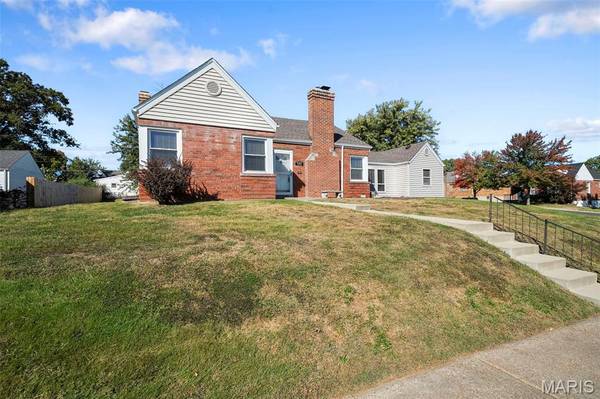 9305 Aster AVE, Affton, MO 63123