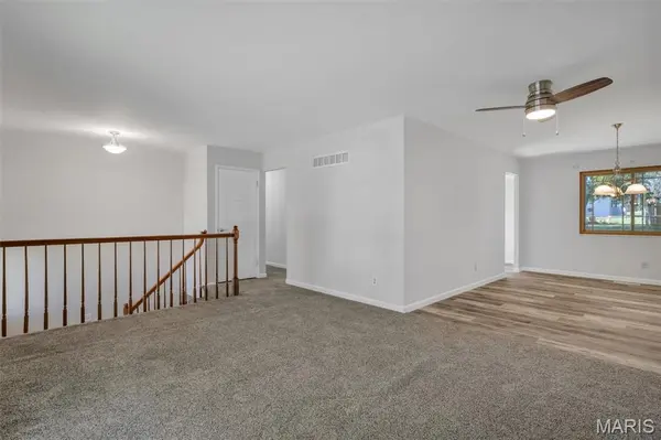 392 Genoa DR, Ballwin, MO 63021