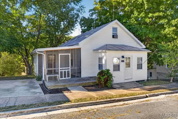 1202 Main ST, Maeystown, IL 62256