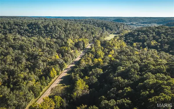 10206 Slice RD, Sullivan, MO 63080