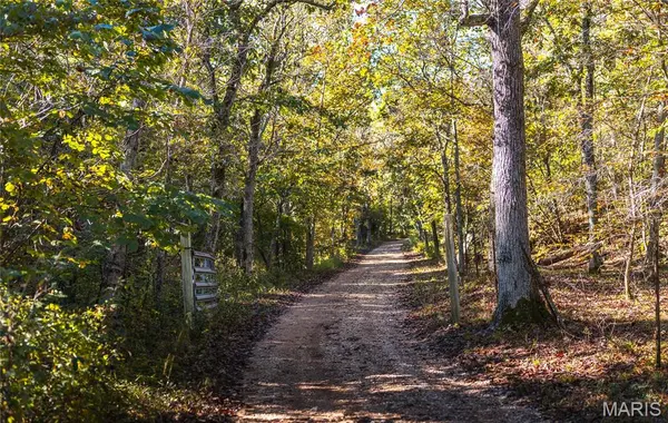 10206 Slice RD, Sullivan, MO 63080