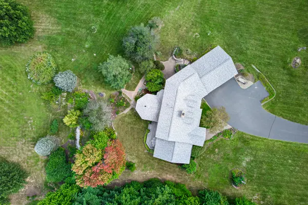 1646 Valley View RD, Belvidere, IL 61008