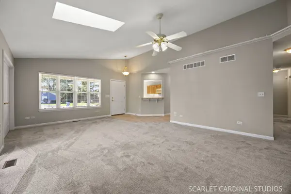 1617 Southlawn PL, Aurora, IL 60506