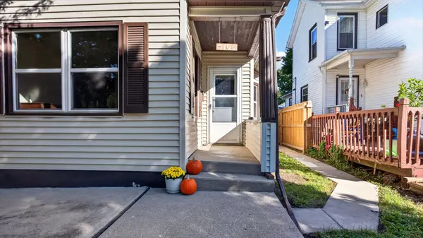 510 1/2 E Mulberry ST, Bloomington, IL 61701