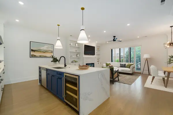 2759 W Lawrence AVE #2W, Chicago, IL 60625