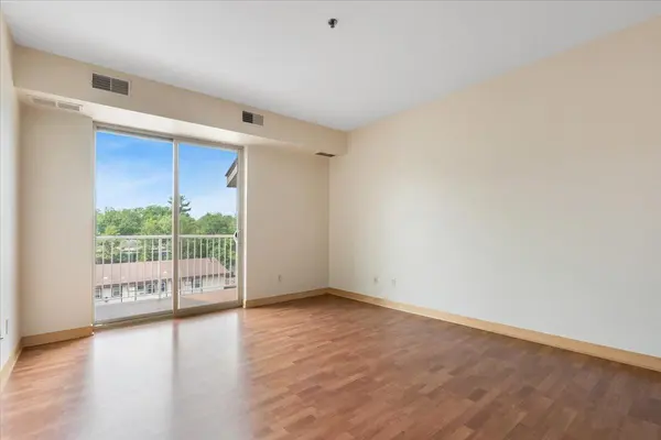2900 University AVE SE #503, Minneapolis, MN 55414