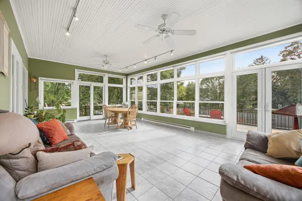 78 Bridgewater DR, Vadnais Heights, MN 55127