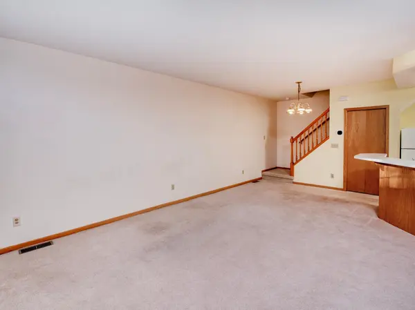 9175 Troon CT, Woodbury, MN 55125