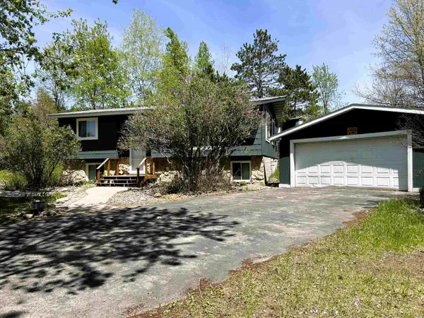 1310 KENNY DR, Crivitz, WI 54114-1551
