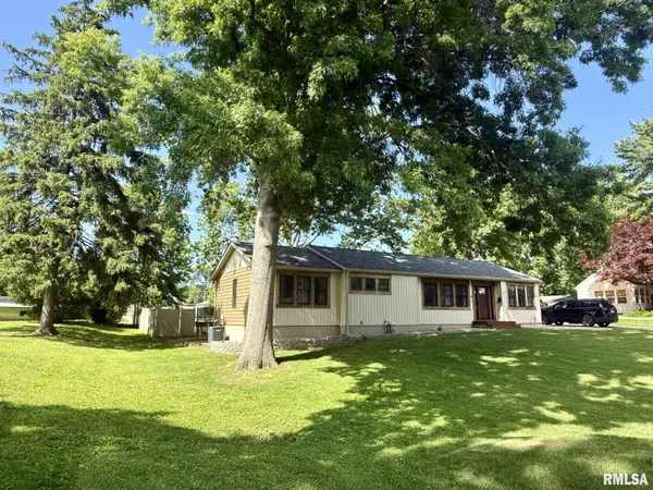 27 CIRCLE DR, Springfield, IL 62703