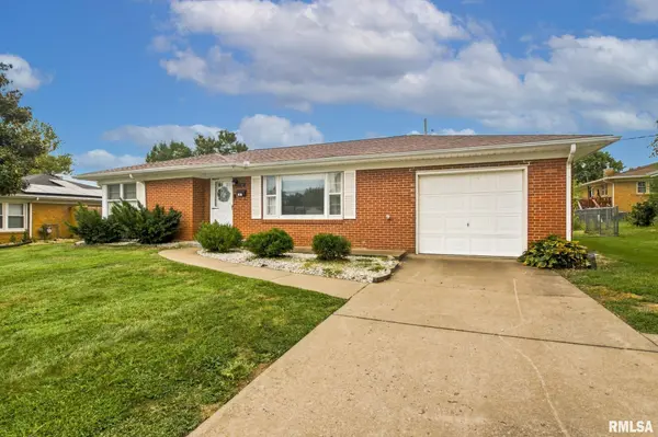 1703 W Hendrickson ST, Marion, IL 62959