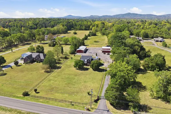 4612 Midland Rd, Christiana, TN 37037