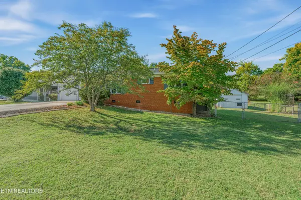 2001 Radiance Drive, Knoxville, TN 37912