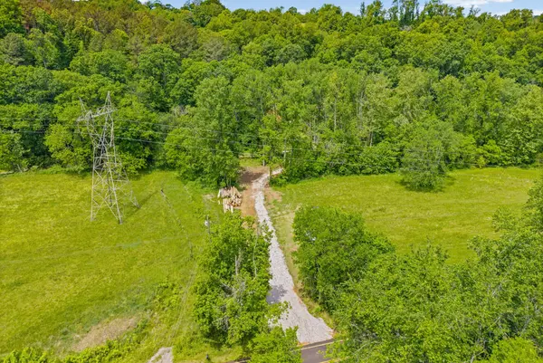2 Budds Creek Road, Palmyra, TN 37142