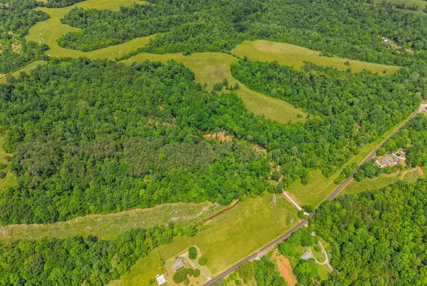 2 Budds Creek Road, Palmyra, TN 37142