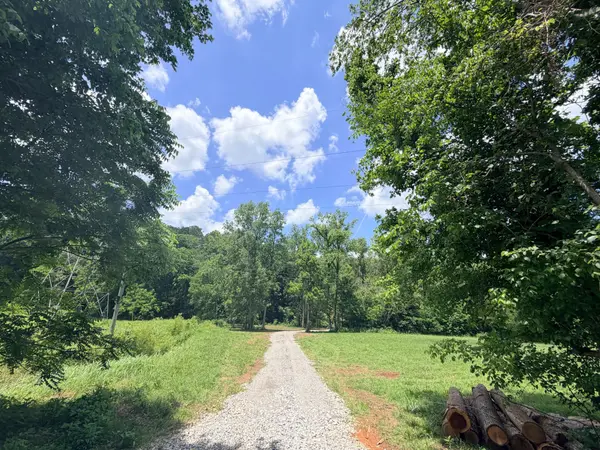 1 Budds Creek Road, Palmyra, TN 37142