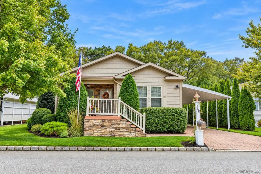 1661 Old Country RD #560, Riverhead, NY 11901