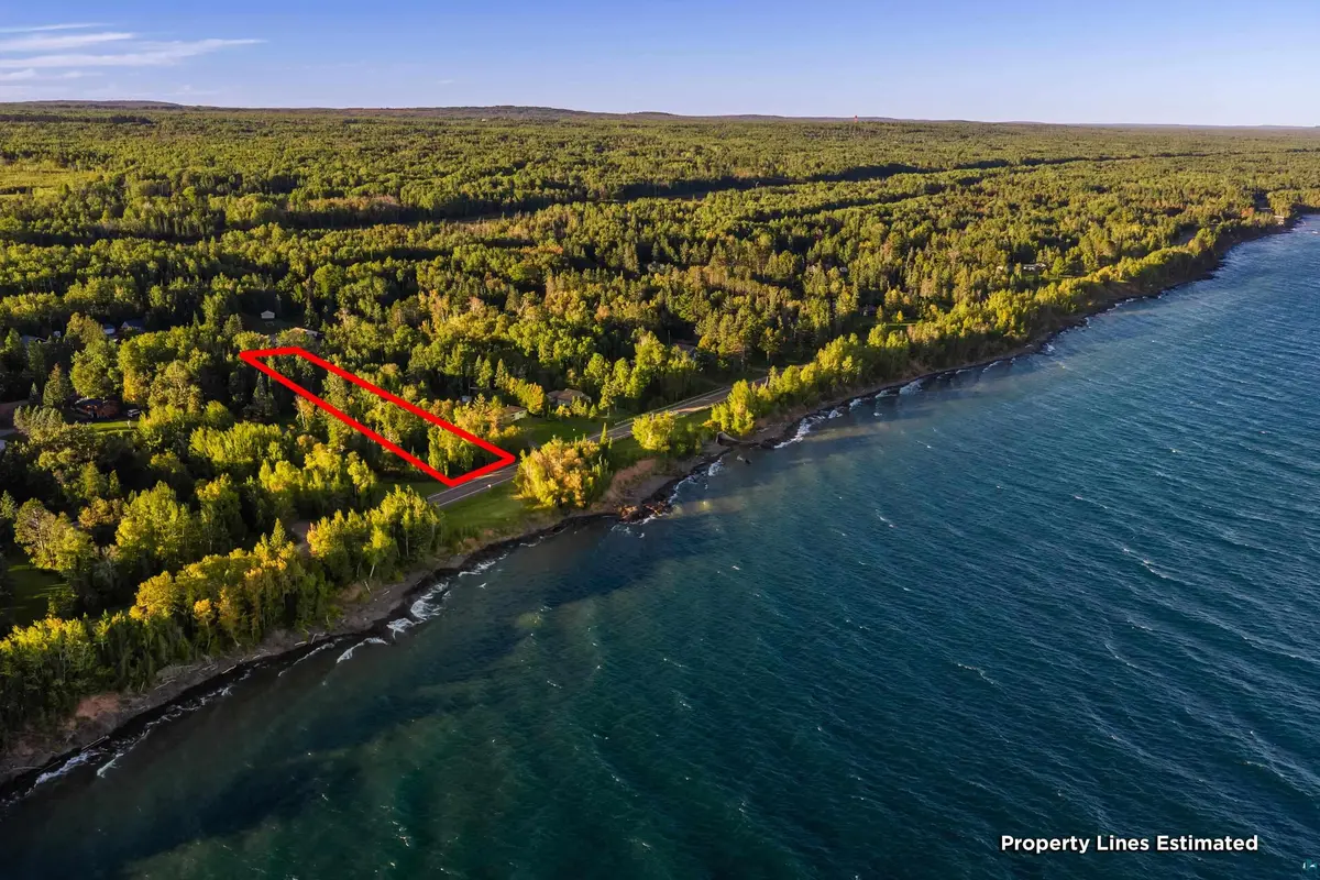 5247 North Shore Dr, Duluth, MN 55804