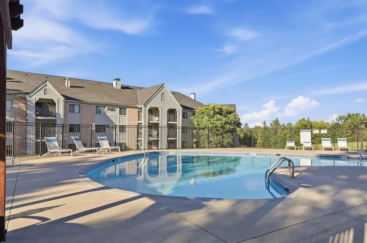 4350 Trenton LN N #116, Plymouth, MN 55442