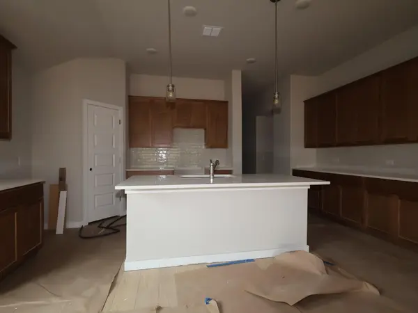 9400 Furman DR, Austin, TX 78747