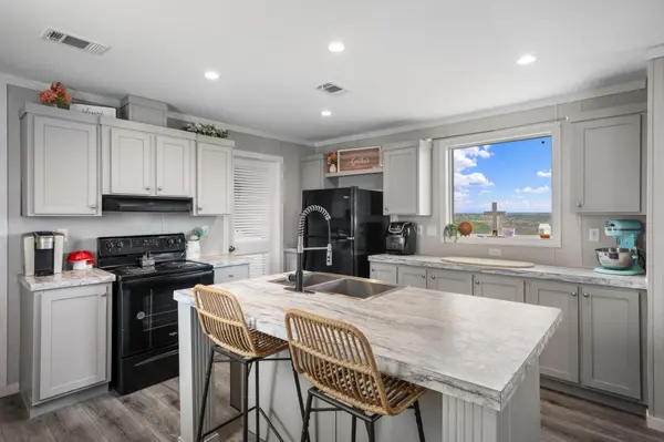 13812 High Lonesome RD, Del Rio, TX 78840
