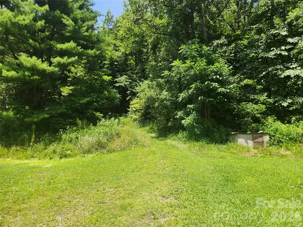 2003 Zacks Fork RD, Lenoir, NC 28645