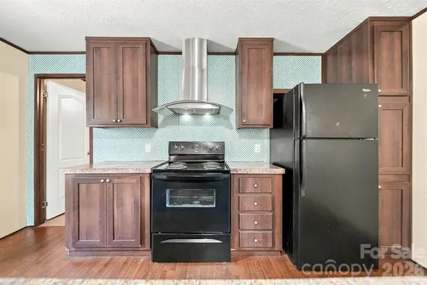 5146 Somers RD, Hamptonville, NC 27020