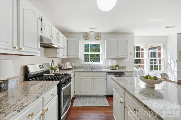 717 Fredricksburg RD, Matthews, NC 28105