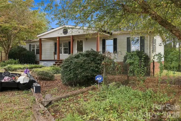784 Big Level RD, Mill Spring, NC 28756