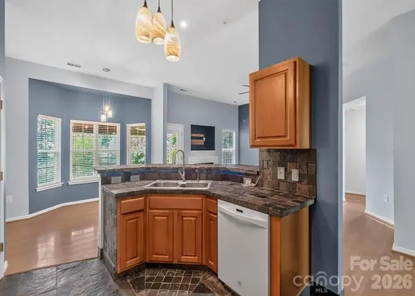 1021 Stinson Glen LN, Charlotte, NC 28214