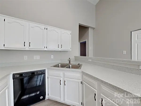 423 Cottonwood Park DR, Charlotte, NC 28214