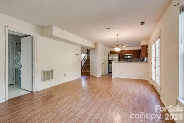 6844 Shiloh Ridge LN, Charlotte, NC 28212